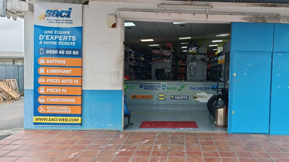 Façade de l’agence SACI Morne-à-l’Eau en Guadeloupe, spécialiste en pièces détachées auto et poids lourds