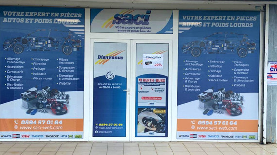 Façade de l’agence SACI Baduel à Cayenne en Guyane, spécialiste en pièces détachées pour véhicules