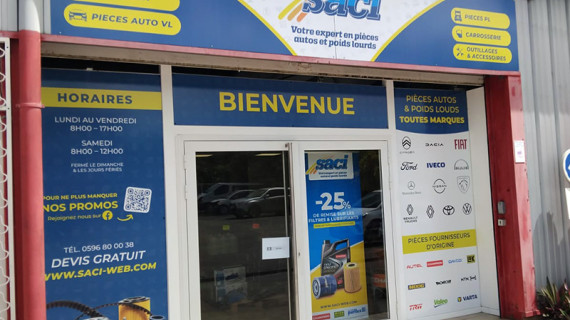 Façade de l’agence SACI Le Robert en Martinique, spécialiste en pièces détachées auto et poids lourds