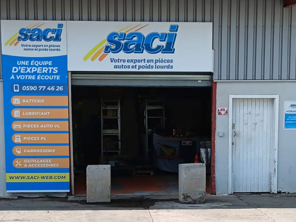 Façade de l’agence SACI La Savane à Morne Émile, Saint-Martin – Vente de pièces auto et poids lourds